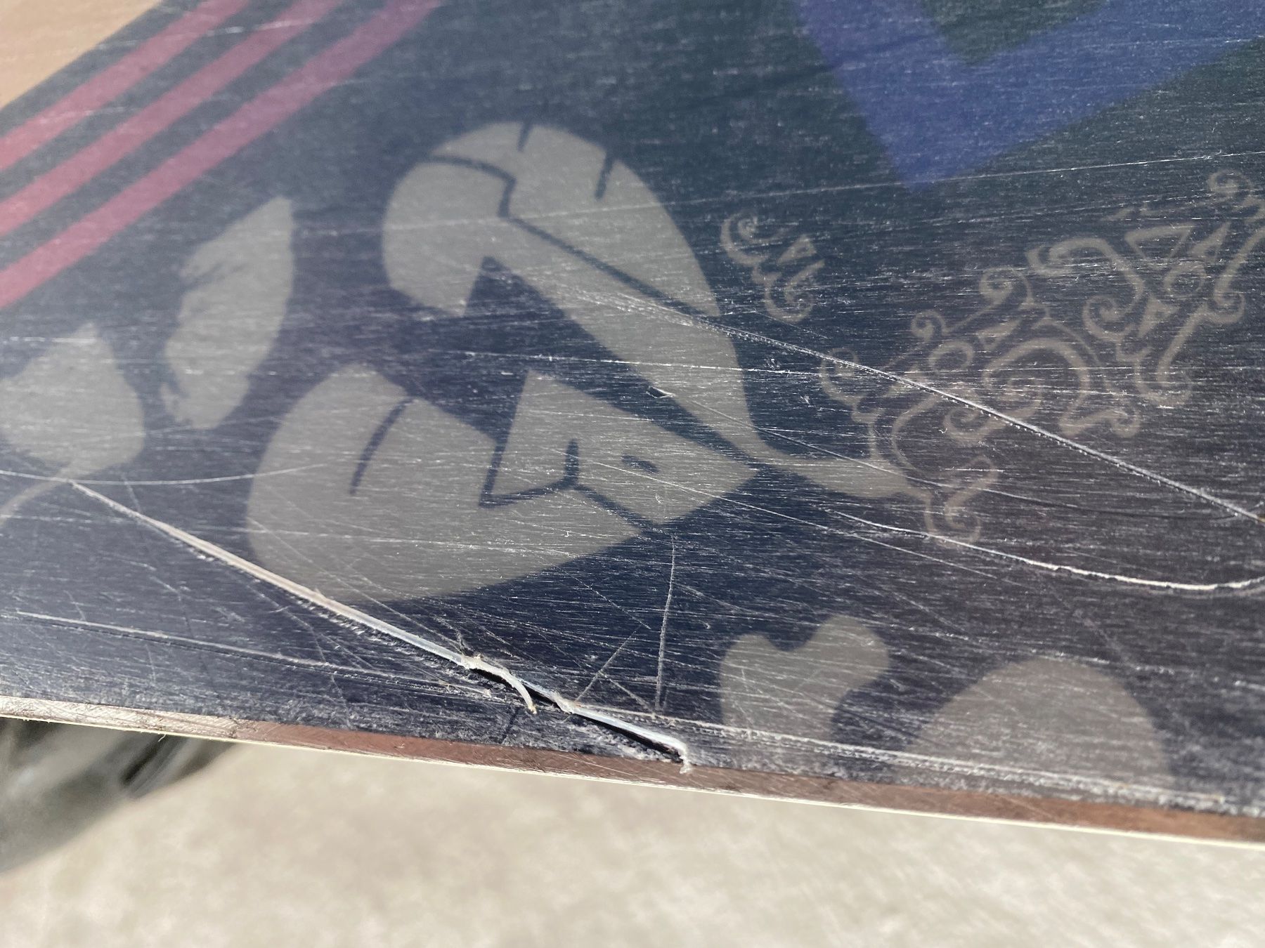 Snowboard Nitro Boards: Snowboard nitro et fixations head – Gebraucht aus La Neuveville von e_perriard 7