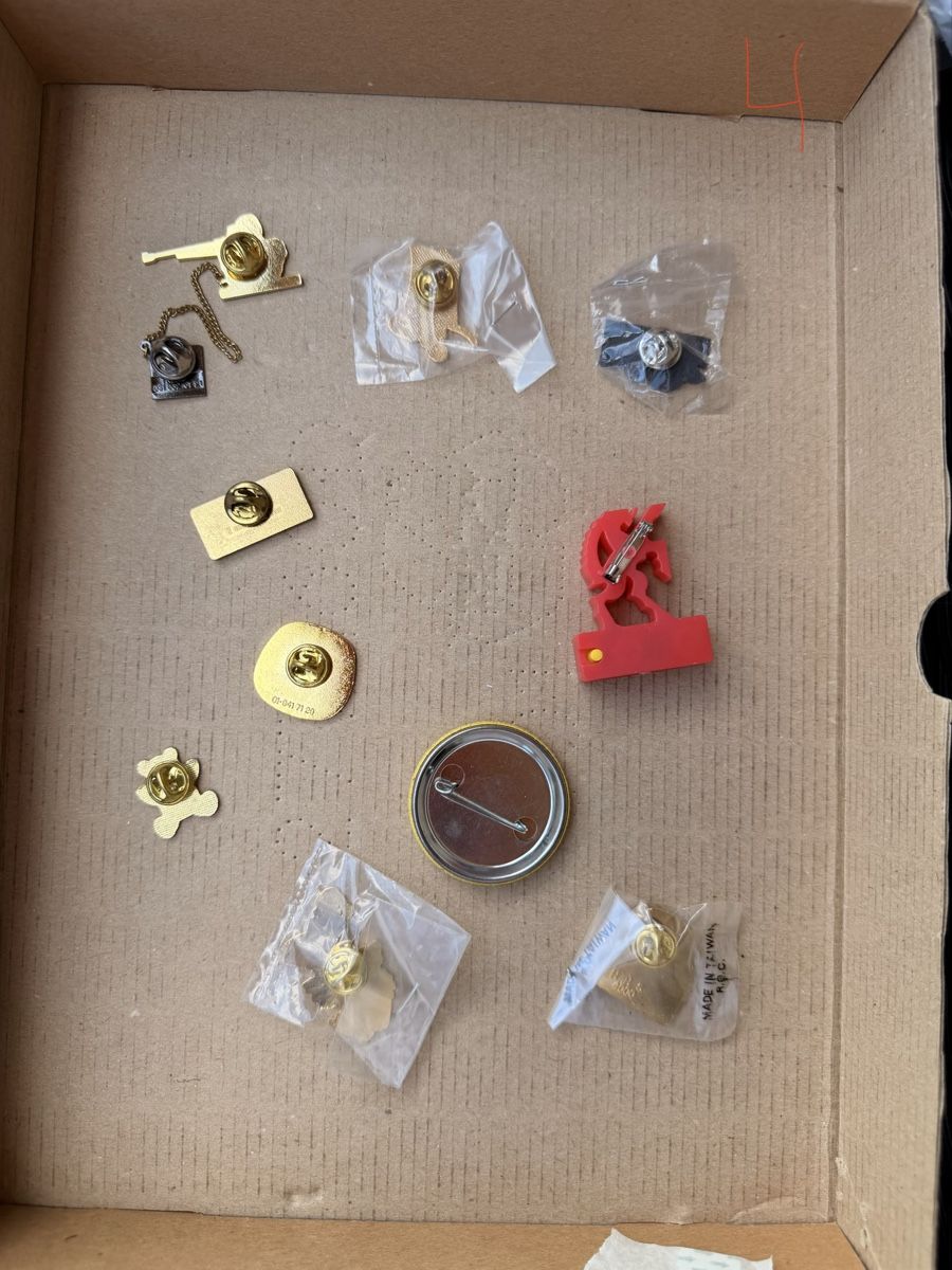 Placchette & Badge: Pin Set 4 - 10 Stück – Usato da st. gallen venduto da nerio450 1