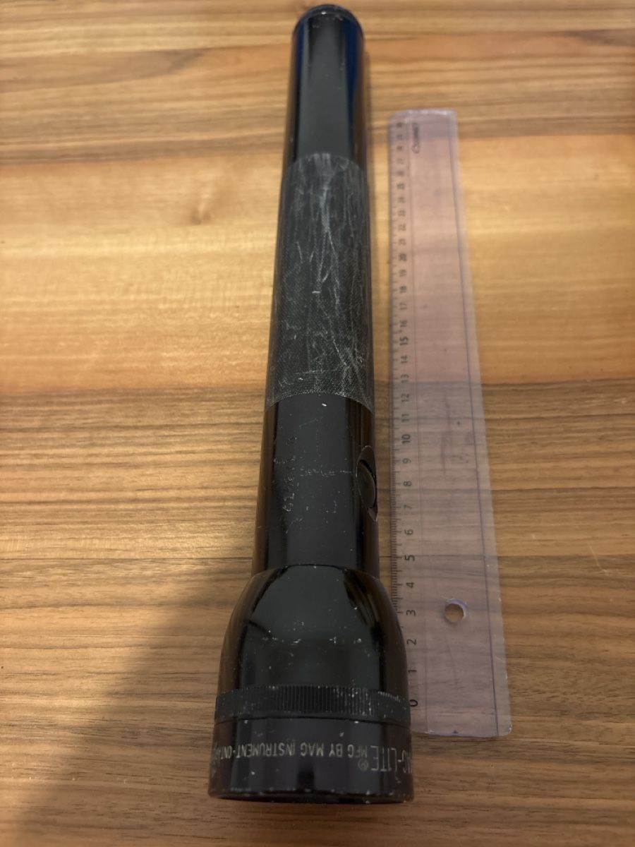 Lampade: Taschenlampe Maglite 3D schwarz gebraucht – Usato da st.gallen venduto da Garagen_Verkauf