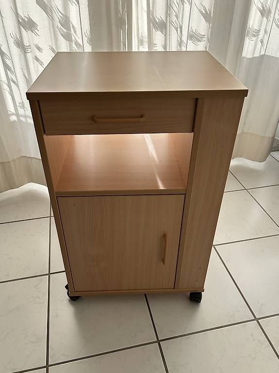 Nachttische: Nachttisch für Pflegebett – Gebraucht aus Schwerzenbach von nic_zt5r
