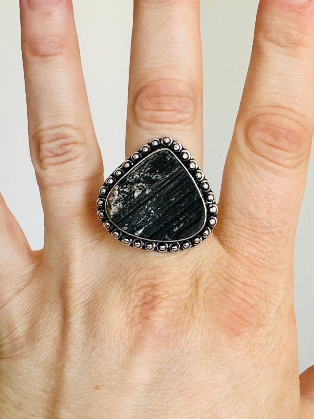 Anelli: Black Tourmaline ring size 58 (18) – Nuovo e nell'imballaggio originale da Genève venduto da AWWA 4