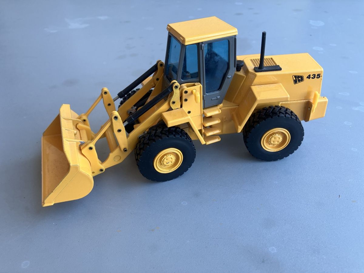 Joal Kit di modellismo & Modellini statici: Chargeur sur pneus JCB 435 modèle réduit – Usato da sion venduto da orchikorchik 2