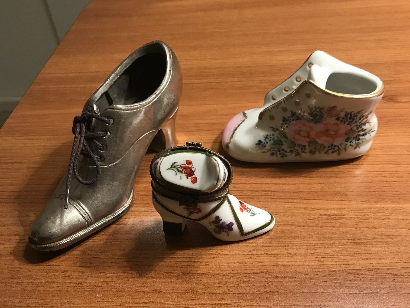 Tutte le decorazioni: 4 x Schuhe Sammlerstücke – Usato da Wettingen venduto da Andres54 1