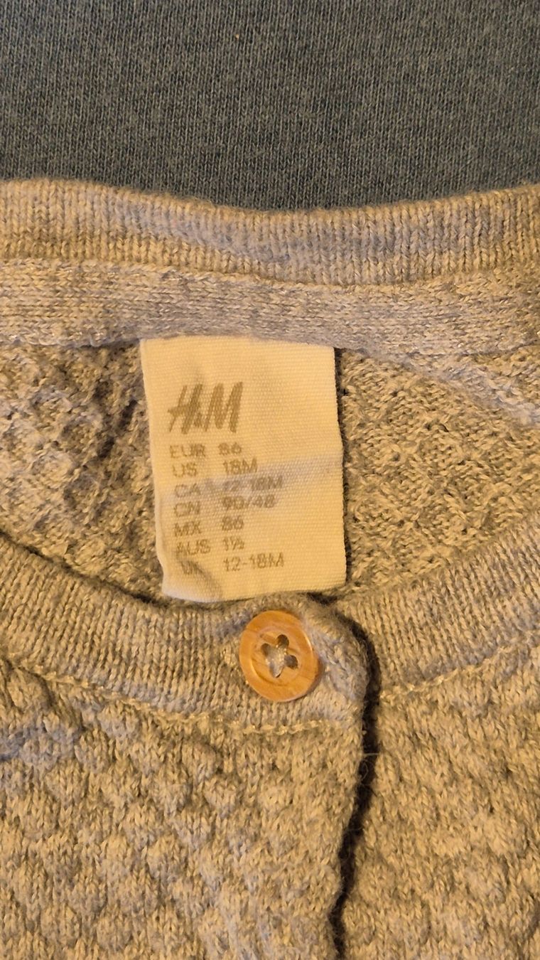 H&M Giacche: Strickjacke H&M grau Grösse 86 – Usato da Zweisimmen venduto da aku99 2
