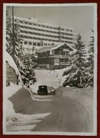 Montana 1959 - Luzerner Sanatorium im Winter mit Oldtimer