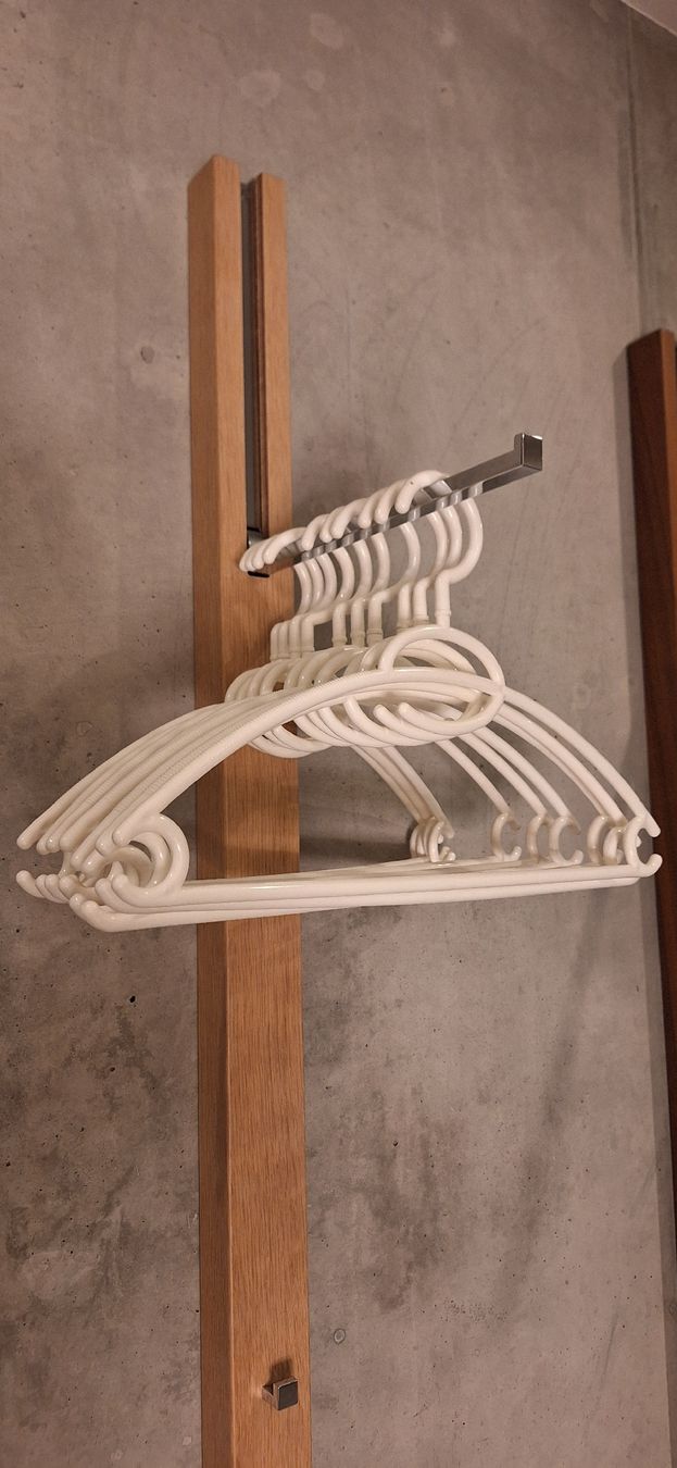 Appendiabiti: 10 Kleiderbügel Kunstoff weiss – Usato da Hofstetten SO venduto da morgana71 1