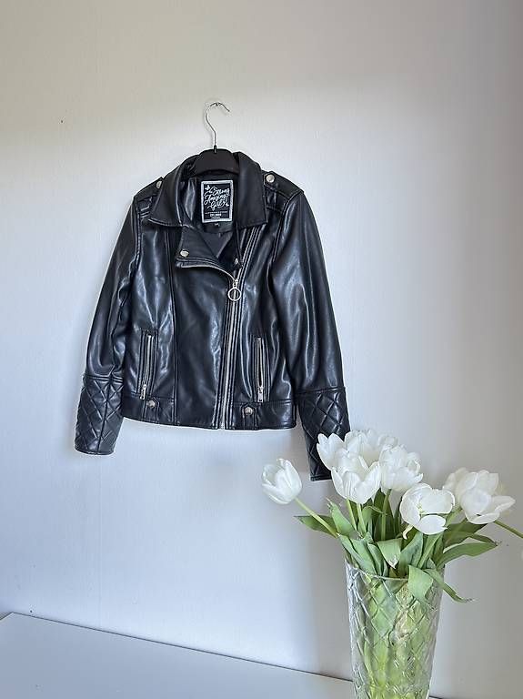 C&A Giacche & Cappotti: Kunstlederjacke C&A 140 cm – Usato da Binningen venduto da rit_7nbr