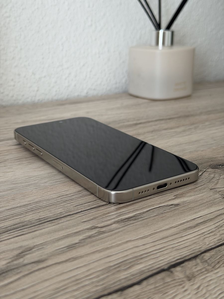Apple Telefoni cellulari / Smartphones: iPhone 15 Pro Max – Usato da Wetzikon ZH venduto da ber_pr6n 5