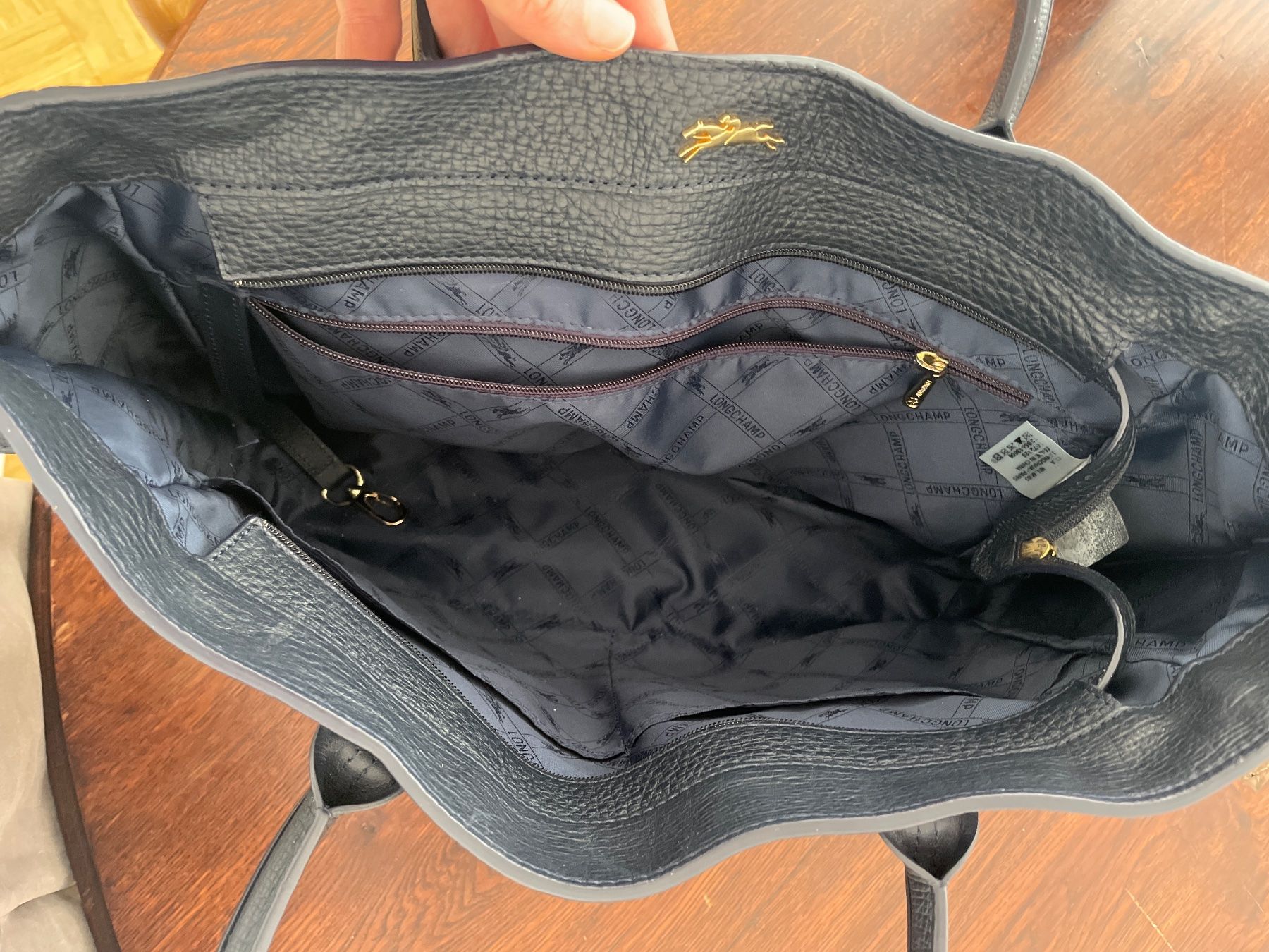 Longchamp Borse da donna: Longchamp penelope cuir bleu marine – Usato da Genève venduto da hg2_yyz7 6