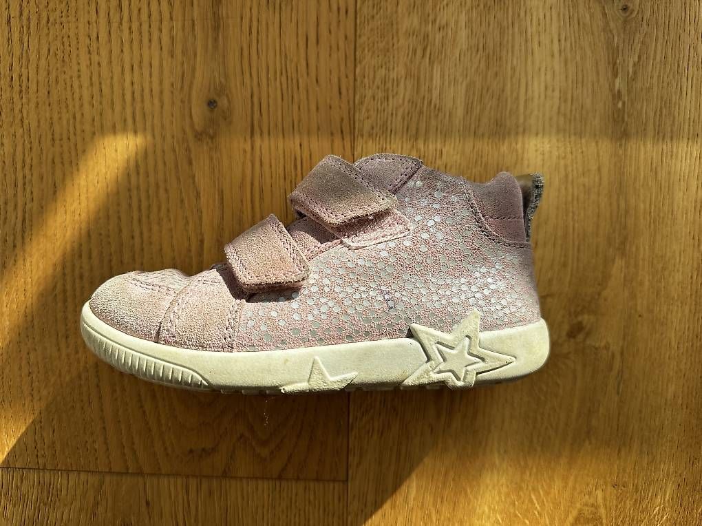 Chaussures filles: Superfit Schuhe Gr. 25 – D'occasion à Bottmingen par OliviaM06