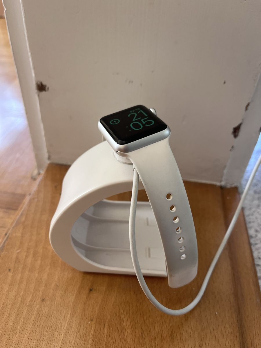 Apple Smartwatch: Apple Watch Series 2, 38mm, Silber – Gebraucht aus Kriens von sta_tx75 1