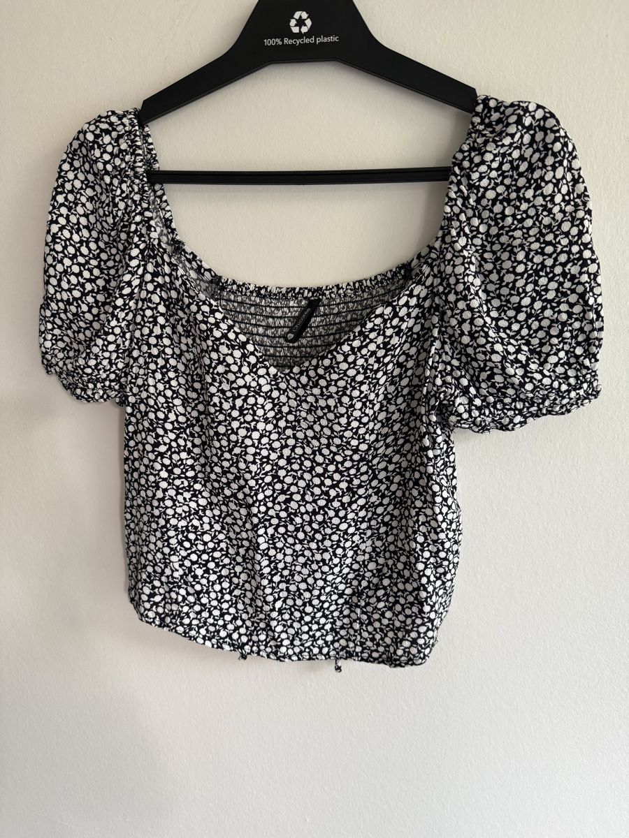 Top: CHICORÉE top like new! (size S) – Nuovo (secondo la descrizione) da Genève venduto da fat_5zzp