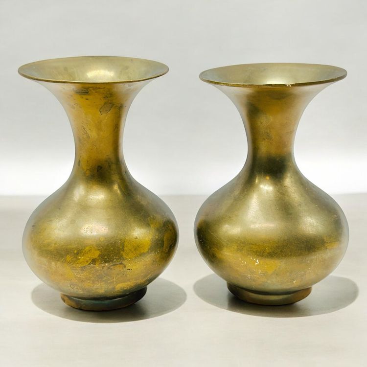 Vase En Laiton Ancien