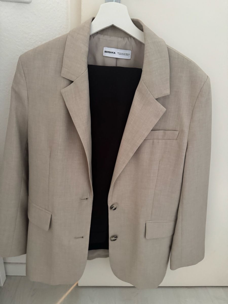 Giacche: Bershka Blazer Beige  – Nuovo (secondo la descrizione) da Luzern venduto da ssa_2pyj