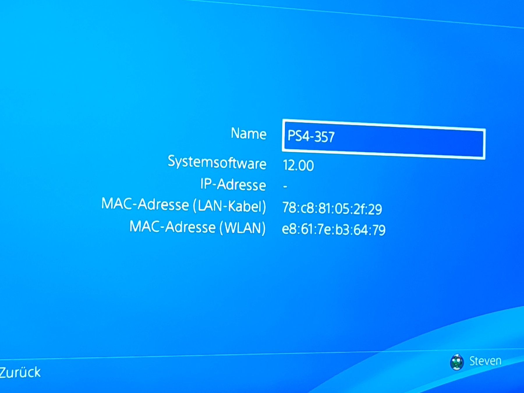 Sony Consoles: Gebrauchte Playstation 4 mit zwei Controllern – D'occasion à Bäch SZ par BirdyTheBird 1