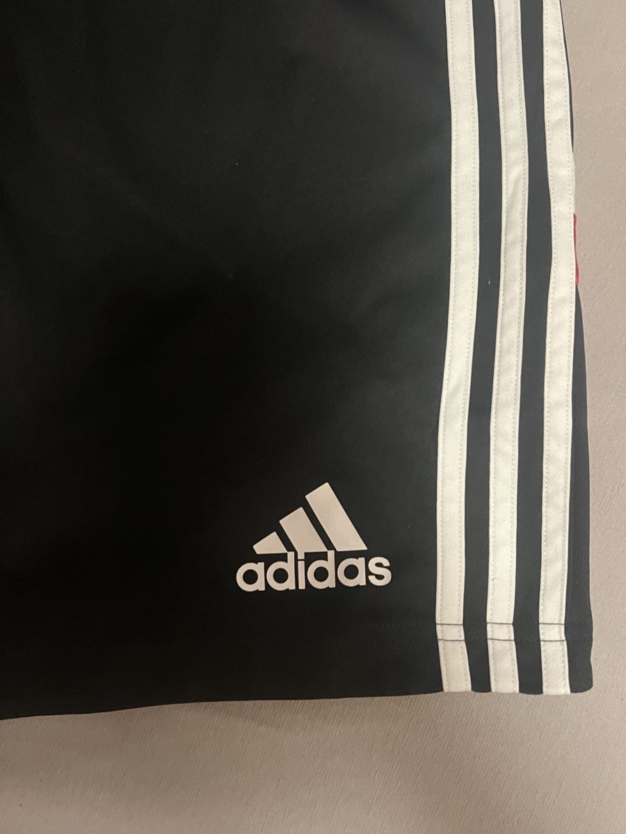 Real Madrid Canottiere & Pantaloni: Short Real Madrid x Y3 Black – Nuovo (secondo la descrizione) da Villars-Ste-Croix venduto da Maaaat 3