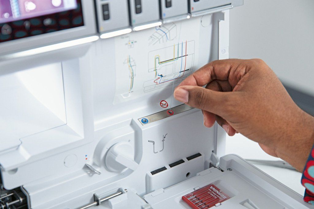 Bernina Macchine da cucire: Bernina Overlock L860 – Nuovo e nell'imballaggio originale da Bülach venduto da topnaehmaschinen 3