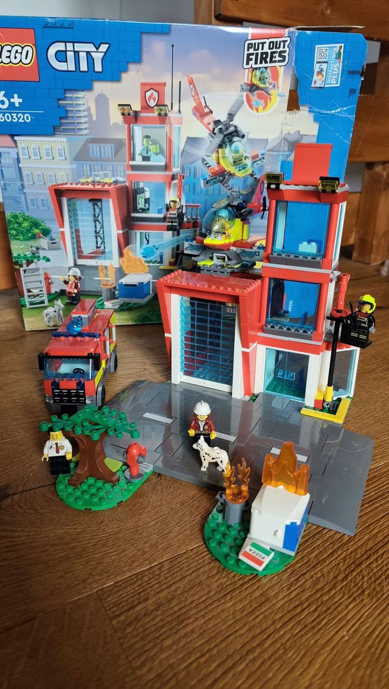 Lego Kit di costruzioni: Lego city 60320 – Usato da Wil AG venduto da emiliana8109 2