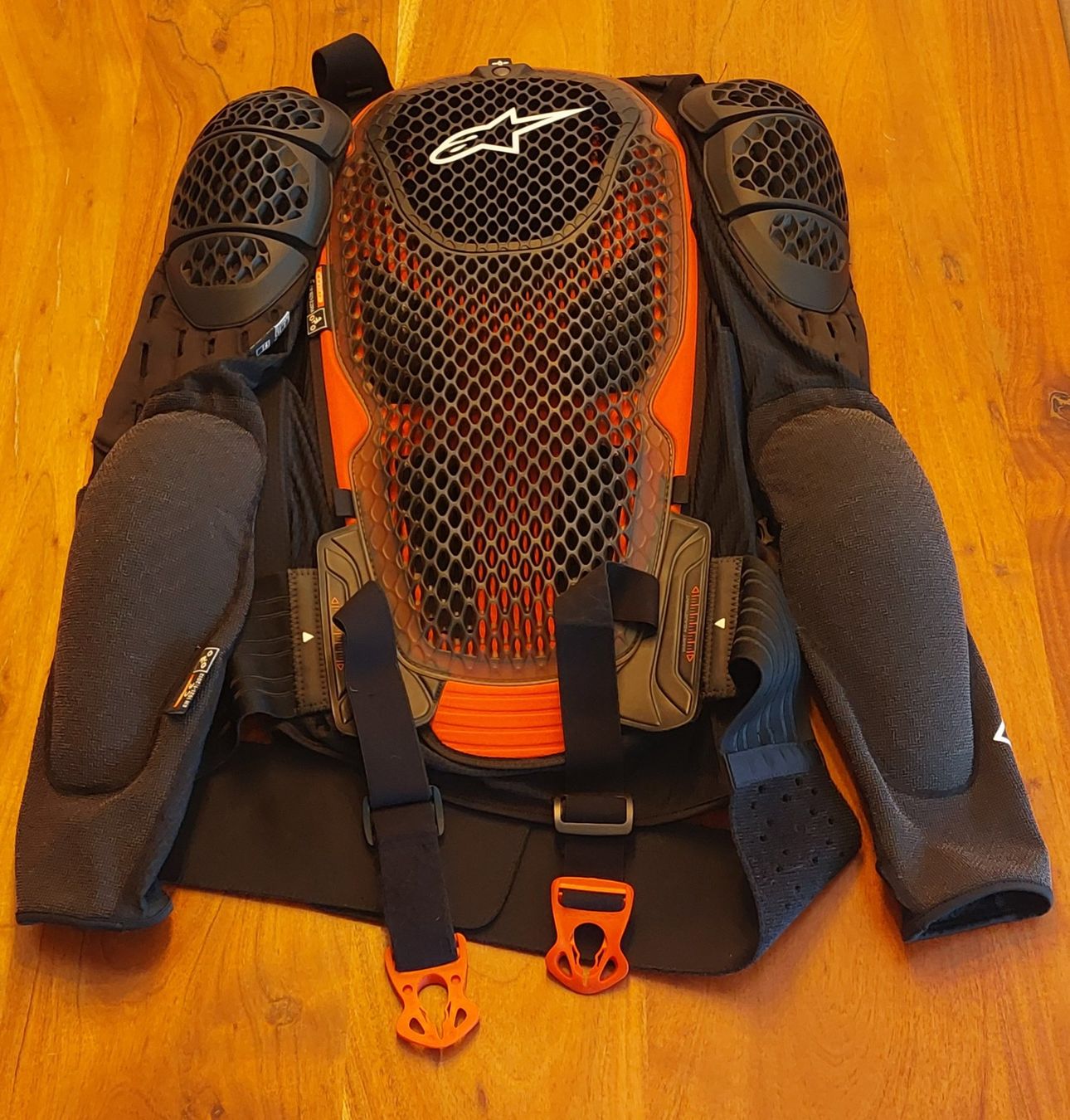 Alpinestars Schutz & Schoner: Alpinestars Bionic Tech V2 Protection Jacket – Gebraucht aus Herzogenbuchsee von  1