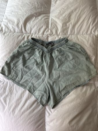 Shorts Brandy Melville bleu clair, taille unique, été!