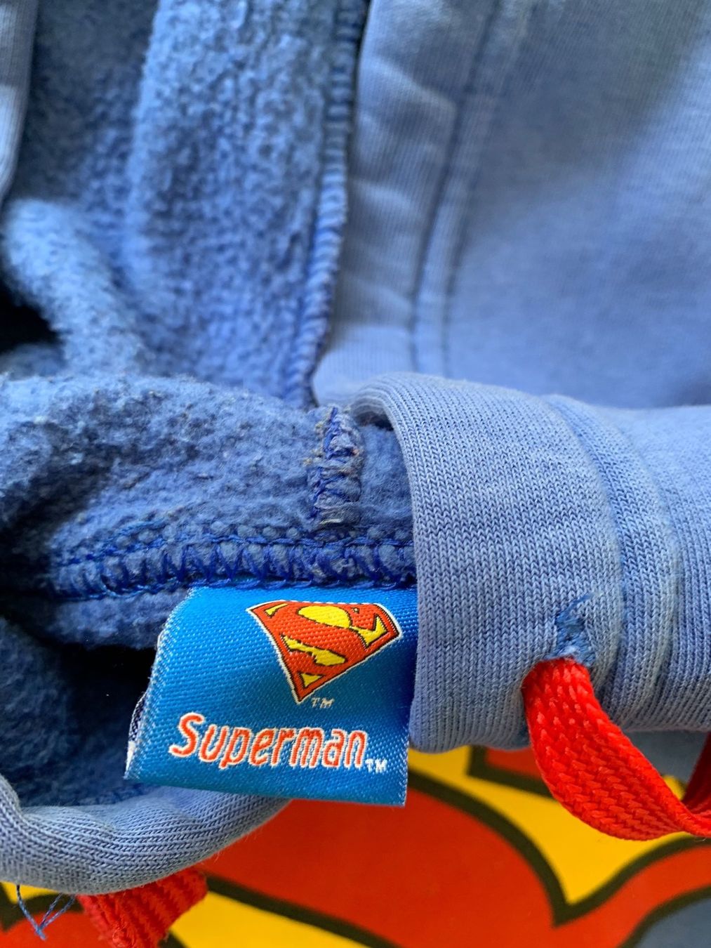 Pulls & Sweat-shirts: Kultpullover blauer Hoodie DC Comics SUPERMAN Grösse S – D'occasion à Meiringen par SaltnPepa 2
