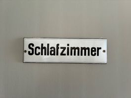 Altes Emailschild Schlafzimmer