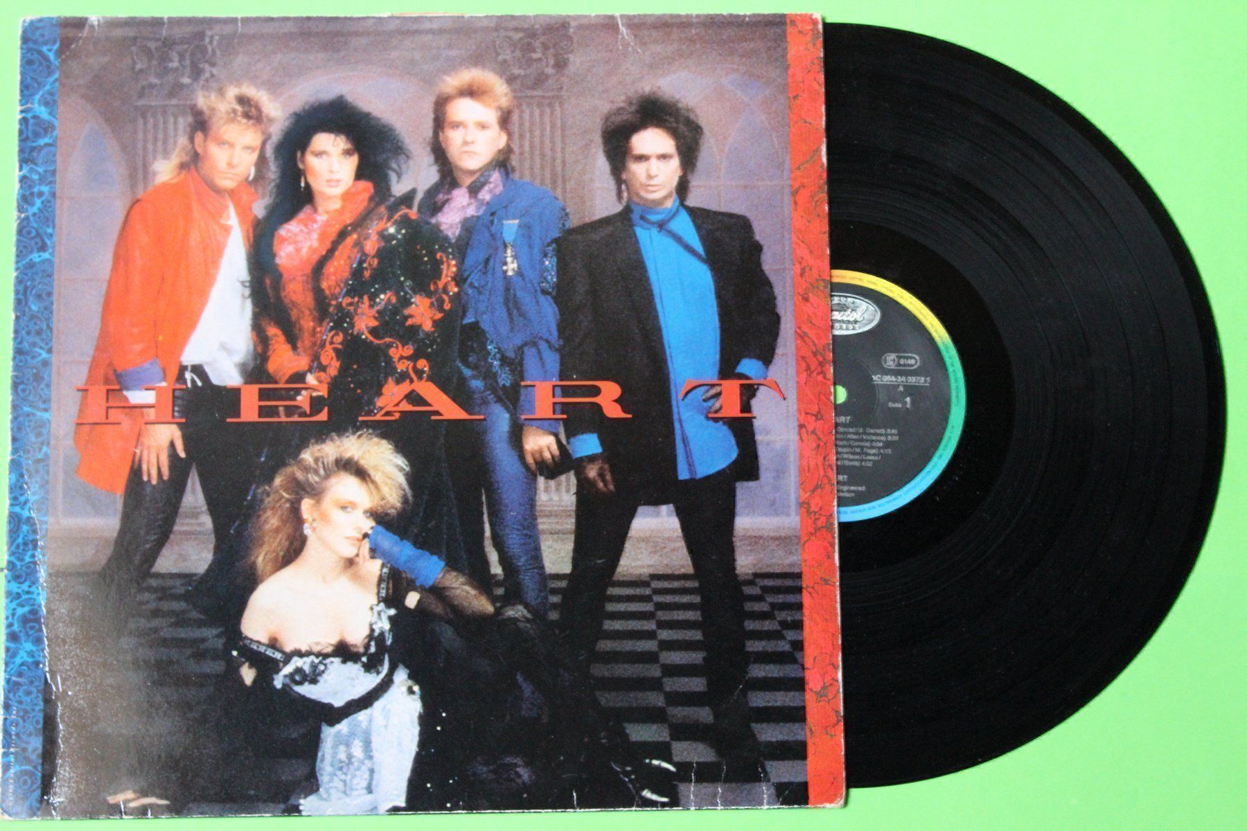 Dischi in vinile: HEART - HEART 1985 LP mit "Never" "These dreams" – Usato da Tübach venduto da JamesStone 1
