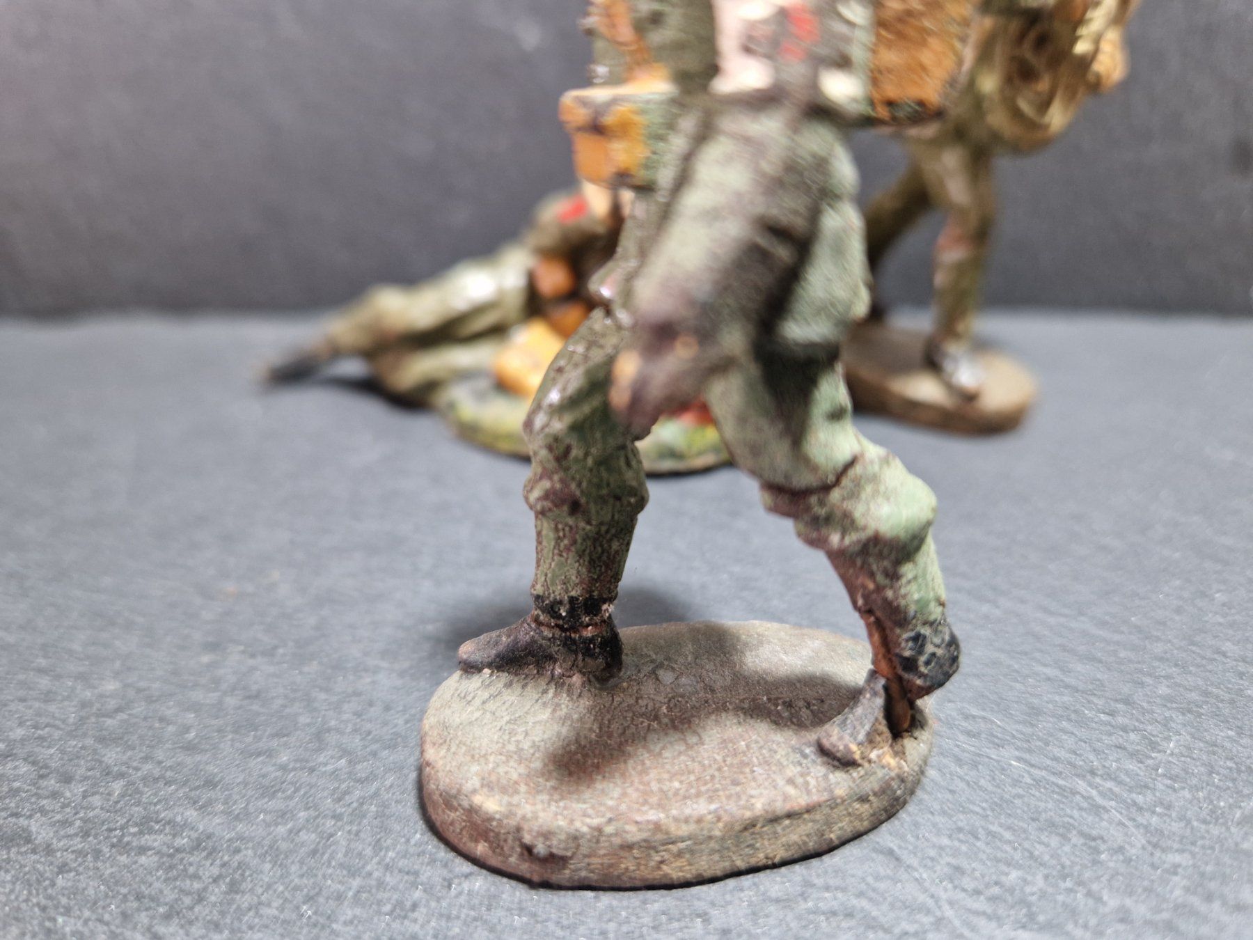 Statuette: 3x Elastolin Figuren Soldaten – Usato da Winterthur venduto da Sadega 3