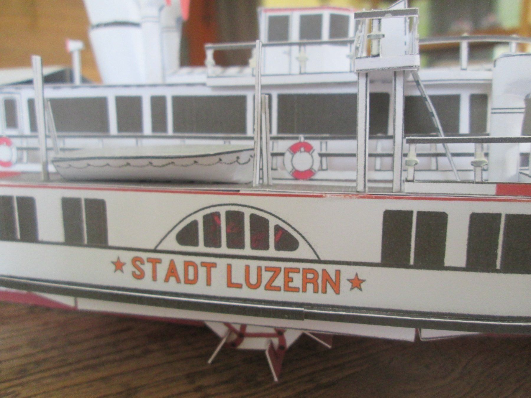 Kit di modellismo & Modellini statici: Dampfschiff Stadt Luzern Modellb. 1:100 – Nuovo e nell'imballaggio originale da Sempach venduto da Pilatus20 3