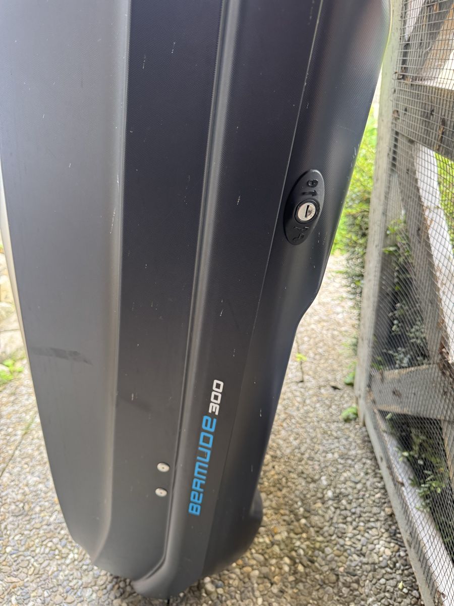 Box da tetto: Coffre de toit NORAUTO Bermude 300 noir – Usato da Neuchatel venduto da frp_ncm6 2