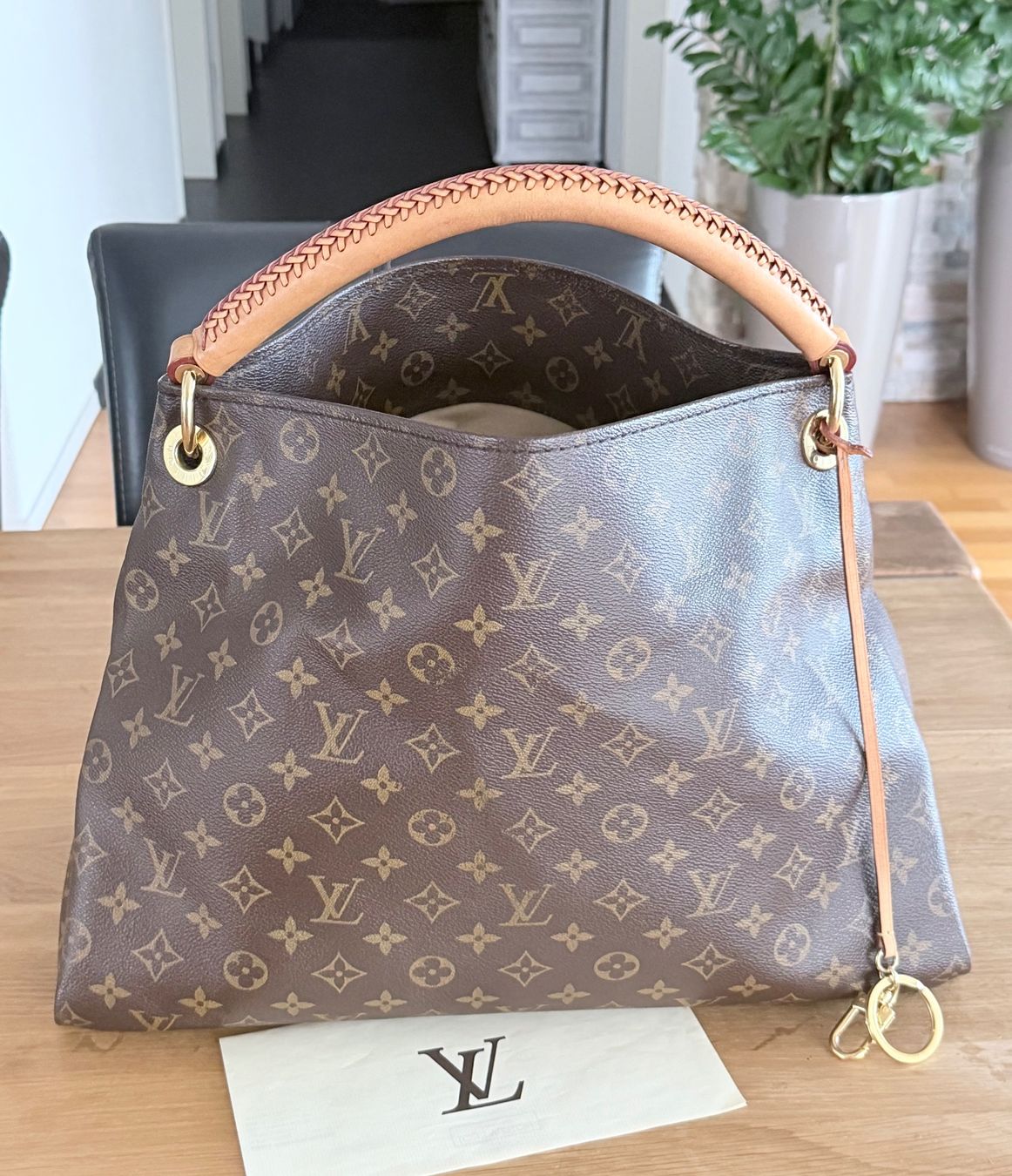 Louis Vuitton Borse da donna: Louis Vuitton Artsy – Usato da Reinach AG venduto da BisMad3 6