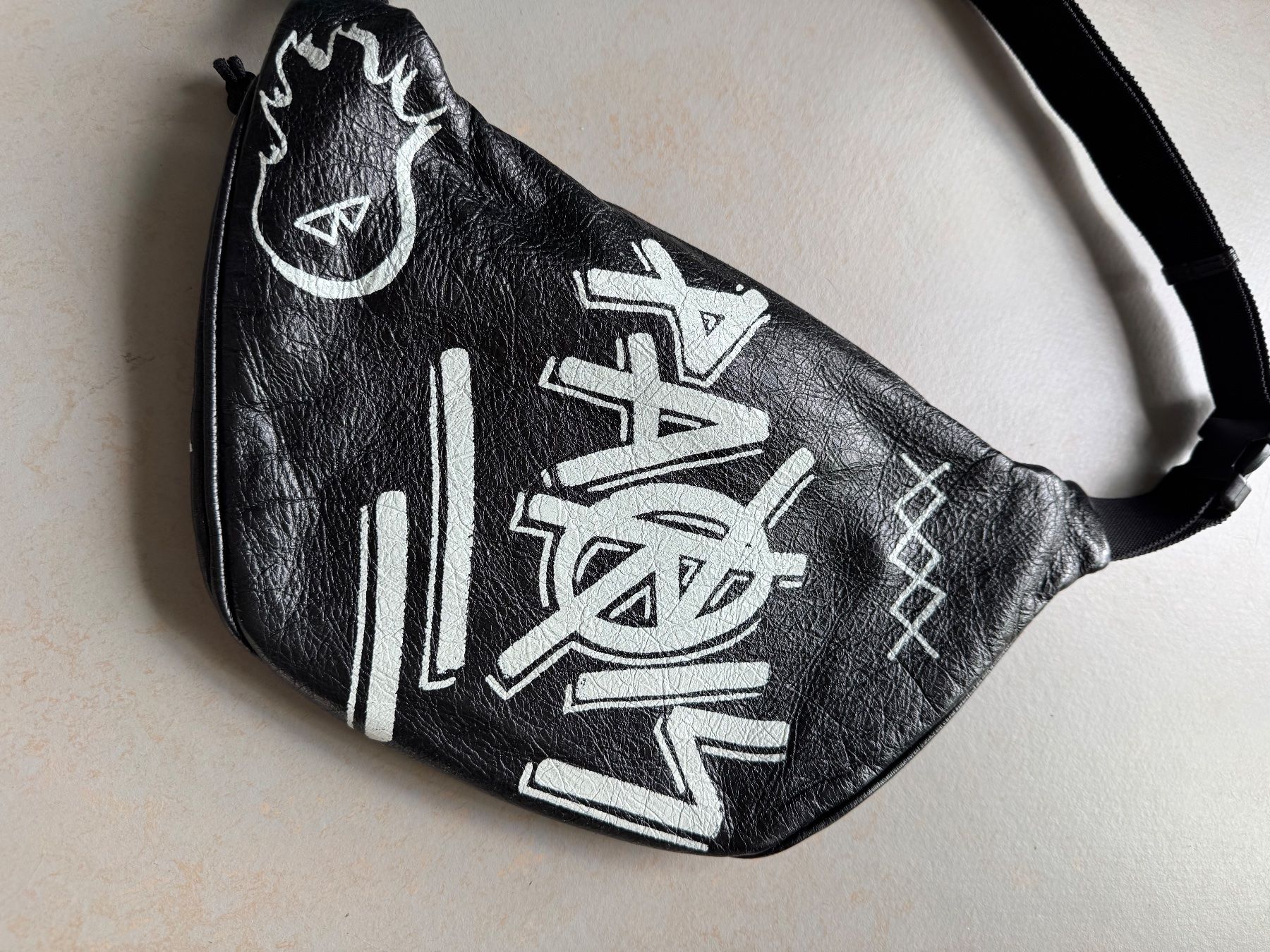Balenciaga Borse: Balenciaga Graffiti Bauchtasche – Usato da Winterthur venduto da geo_6fms 1