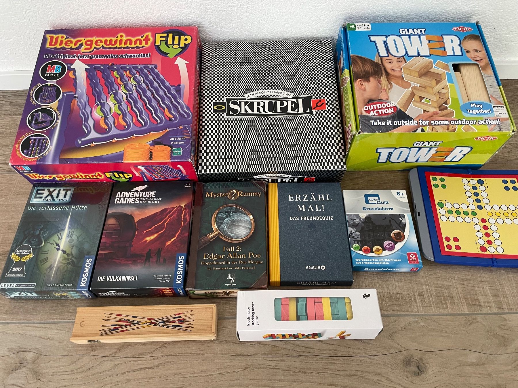 Giochi: 11 Gesellschaft Spiele Geschicklichkeitsspiele – Usato da Klingnau venduto da Quasimondo