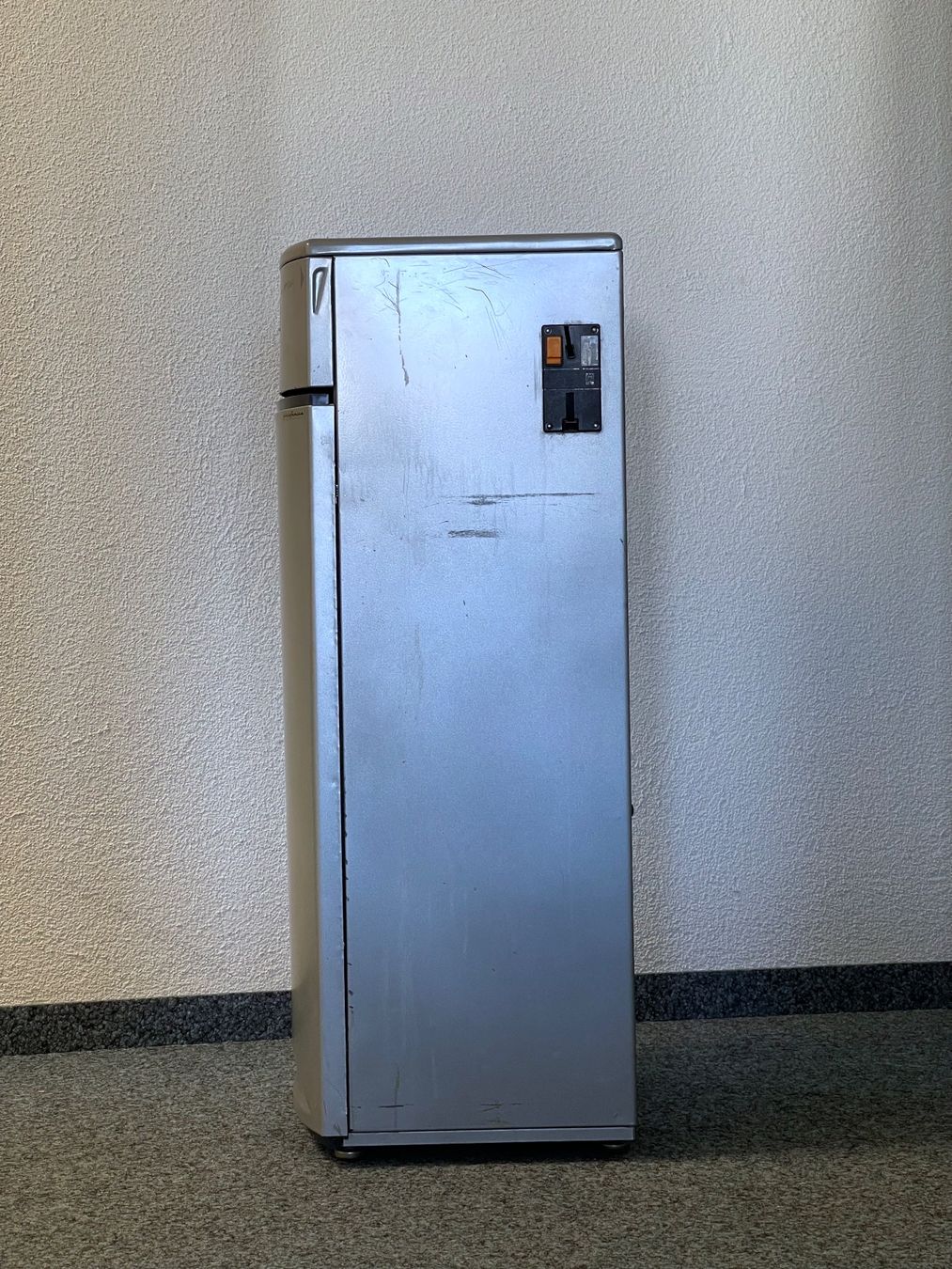 Armadi: Lavazza Standmöbel – Usato da Fehraltorf venduto da JLK-Jiri 1