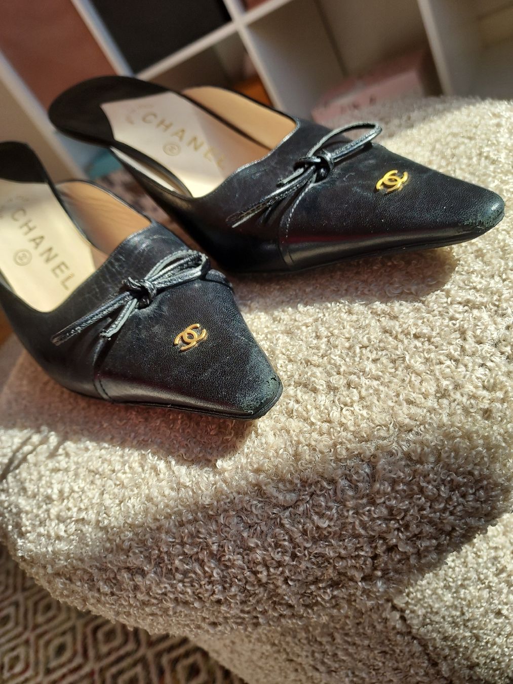 Chanel Scarpe da donna: Chanel Vintage Pointues Noires T39 – Usato da Lausanne venduto da Kitty_Friperie 3