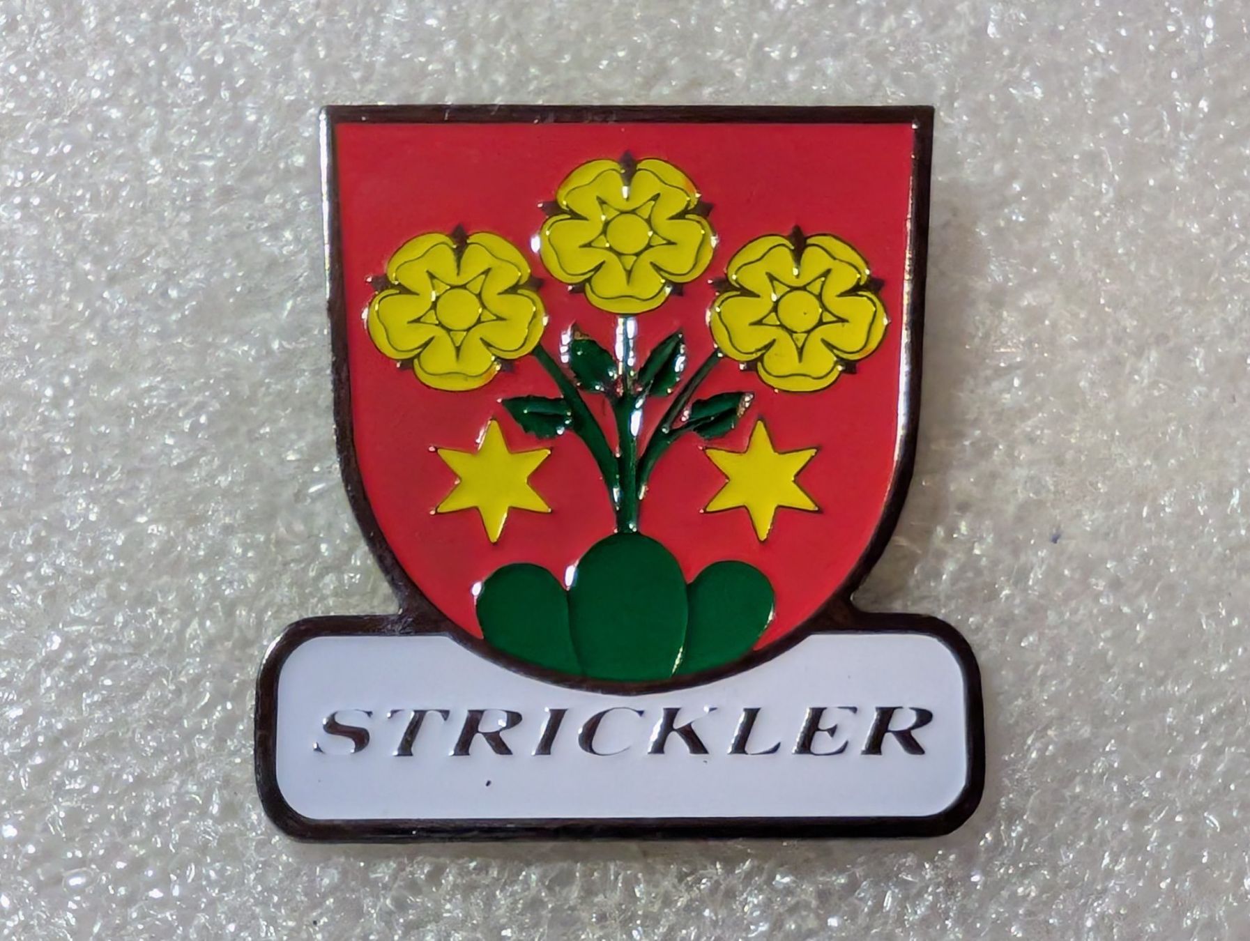 Plaketten & Abzeichen: Ansteckpin 107: Strickler – Gebraucht aus Oppligen von Pin-Fall-Shop