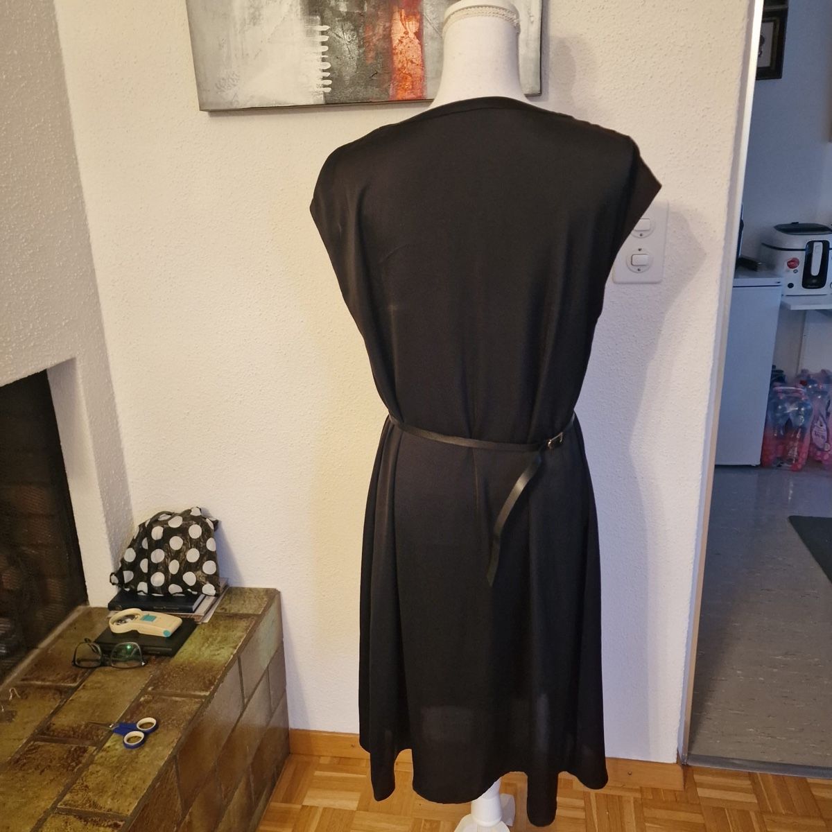 Cos Vestiti: COS Sommer Kleid Neu gr.40 – Nuovo (secondo la descrizione) da St. Gallen venduto da mania03 1