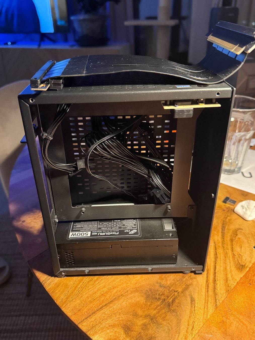 Custodie: Mini itx case mit 500w Netzteil und Risercable – Usato da Schlieren venduto da Maxs_93 1