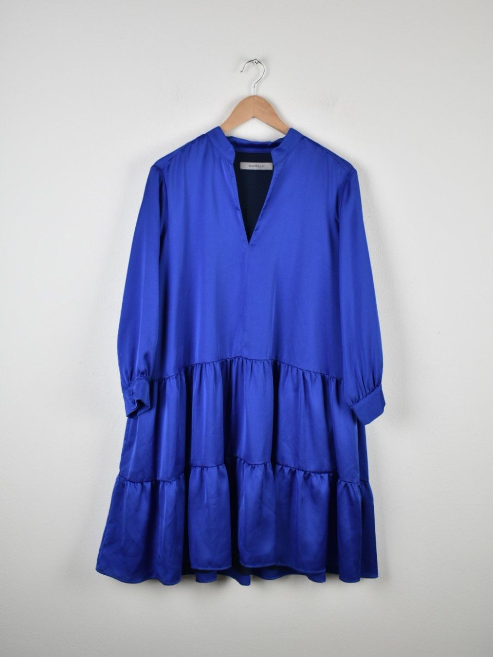 Marella Vestiti: Marella Kleid Gr.38, blau, Satinoptik – Nuovo (secondo la descrizione) da Nürensdorf venduto da 2ND_STORY