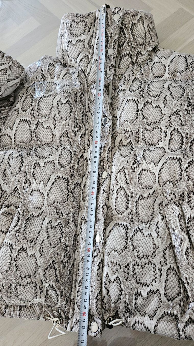 Giacche: En Saison Snakeskin Printed Puffer – Usato da Hasle LU venduto da dandelion1684 4