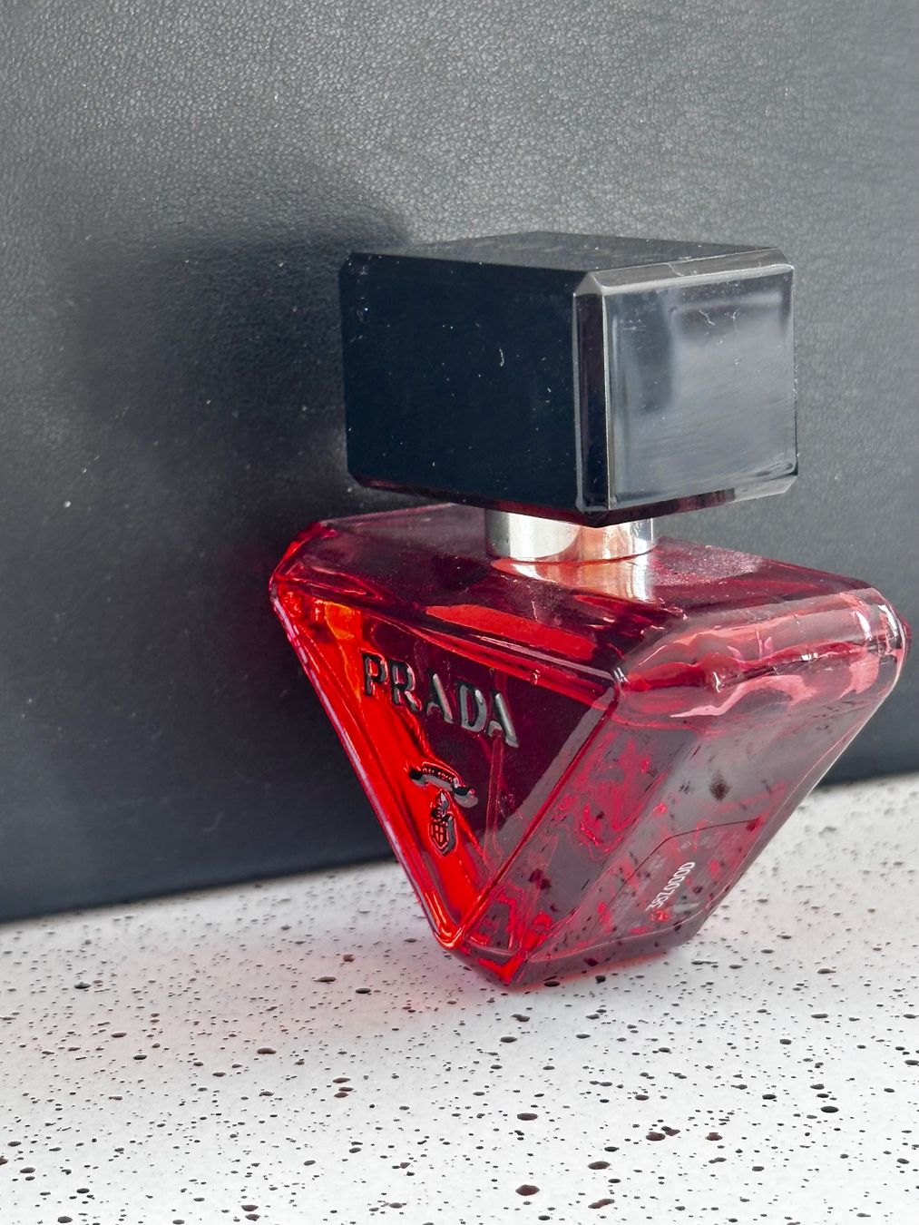 Prada Profumi & Eau de Toilette: Prada Paradoxe Radical Essence Eau de Parfum 30 ml – Usato da Haldenstein venduto da enie123 1