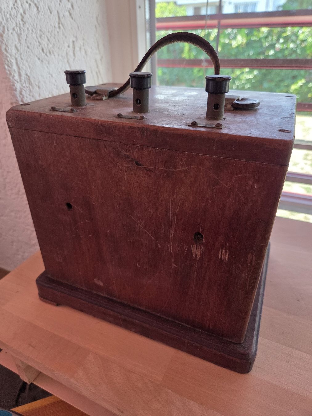 Mesurer: Antikes Voltmeter – D'occasion à Rickenbach Sulz par Kodachrom 3