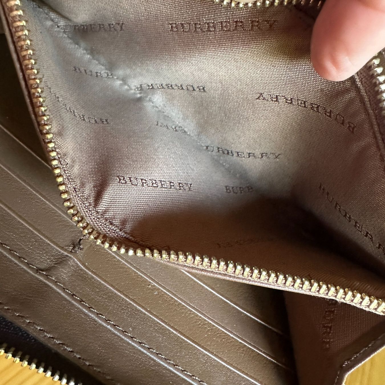 Burberry Portemonnaie: BURBURRY Portemonnaie – Gebraucht aus Tägertschi von TheChange 2
