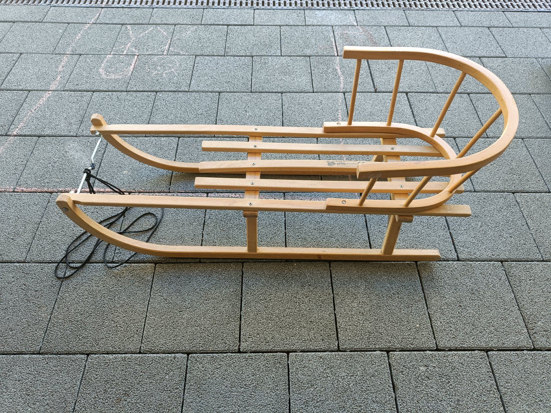 Schlitteln: Holzschlitten mit Kindersitz – Gebraucht aus Egolzwil von Mirjam24