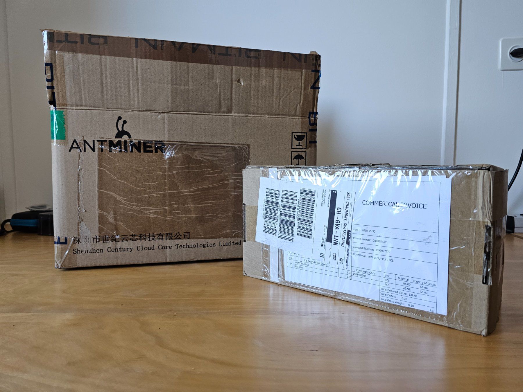 Bitmain Coin Miner: Bitmain Antminer S9i-14 - Never used. – Nuovo (secondo la descrizione) da Lamboing venduto da Mk06 1