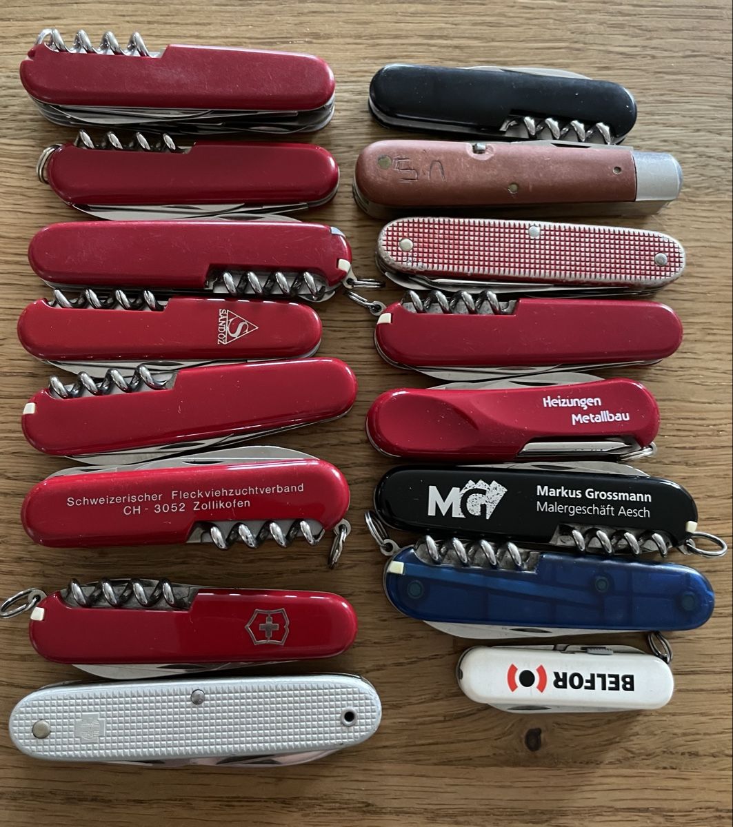 Accessoires: 16couteaux suisses divers modèles! – D'occasion à Courgevaux par auxtrouvailles