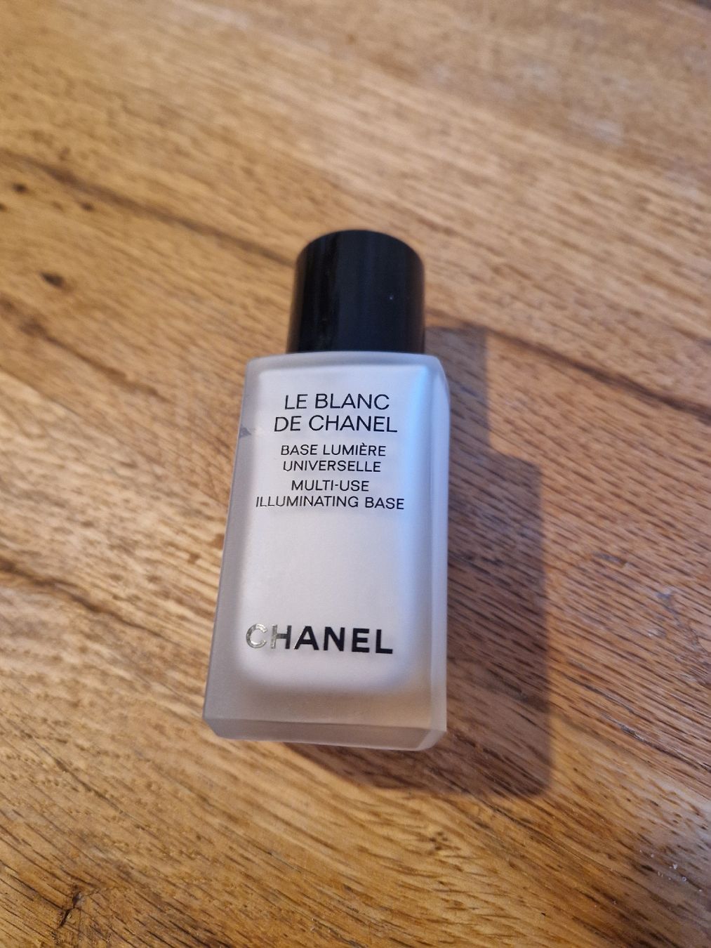 Chanel Cura del viso: Chanel Le Blanc – Usato da Basel venduto da AvideZa
