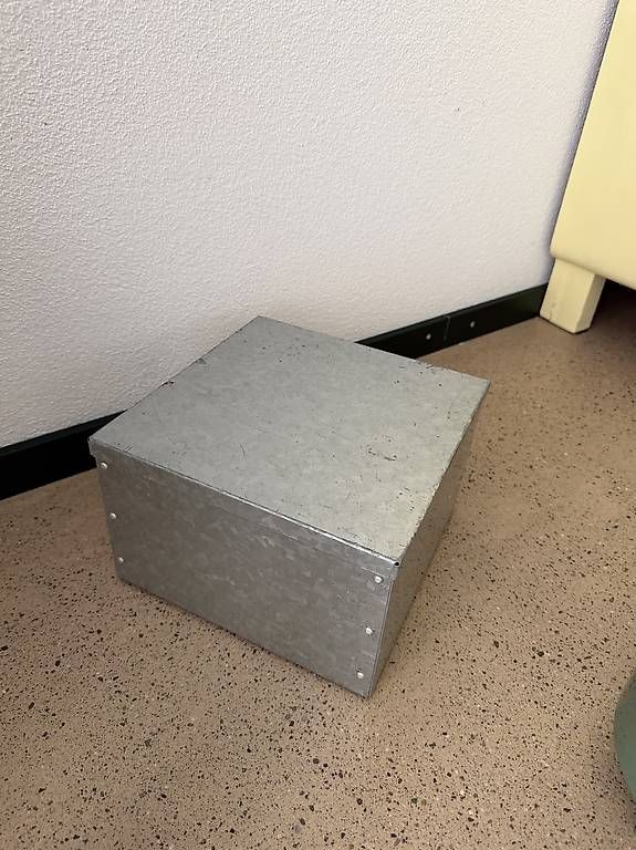 Casse di trasporto: Kleine verzinkte Metallbox – Usato da Winterthur venduto da Fazzoletto