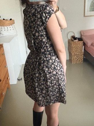 Pull&Bear Vestiti: Jolie robe fleurie, très flatteuse, T. S – Usato da Zürich venduto da AnnaSa 2
