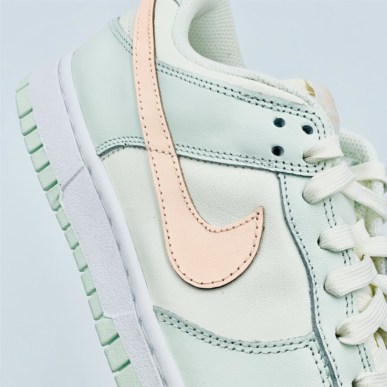 Nike Damenschuhe: Nike Dunk Low Barely Green (W) EU 40.5 – Neu und originalverpackt aus Erlinsbach von sasneakers 3